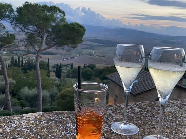 Southern Tuscany walking and wine vacation