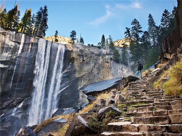 Hiking in vacation in Yosemite National Park