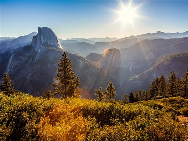 Hiking in vacation in Yosemite National Park