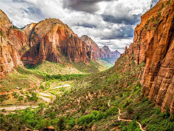 Hiking in Zion and Bryce National Parks