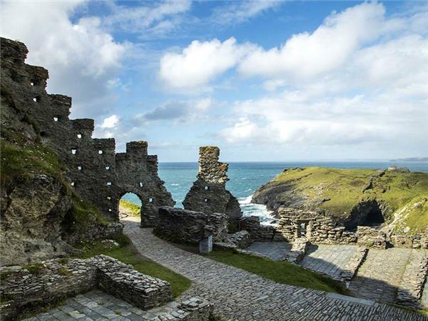 Cornwall coast walking vacation ,small group