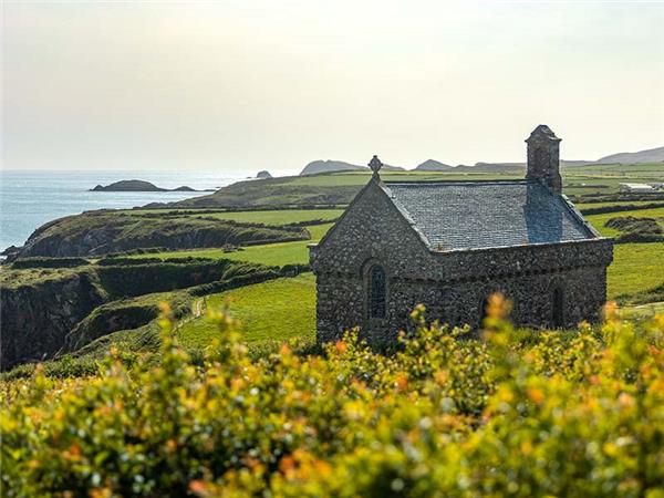 Highlights of Wales walking vacation