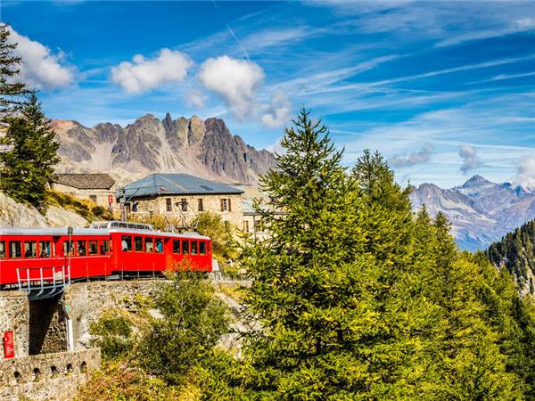 Alpine walking in Mont Blanc