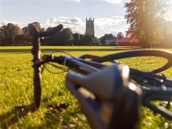 E- bike guided tour in The Cotswolds