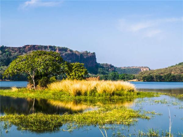 The Golden Triangle cycling vacation in India