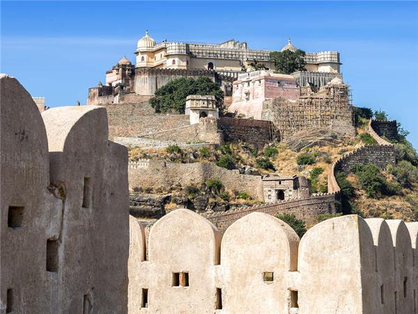 The Golden Triangle cycling vacation in India