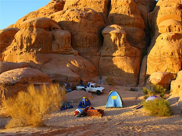 Petra and Wadi Rum trekking vacation