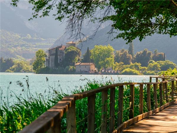 Walking in Lake Garda: Valle dei Laghi vacation
