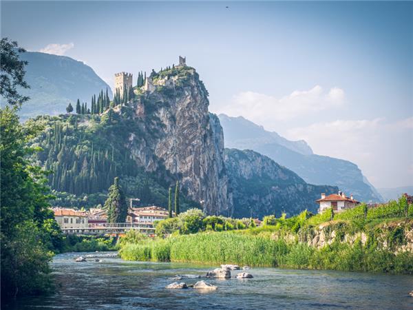 Walking in Lake Garda: Valle dei Laghi vacation