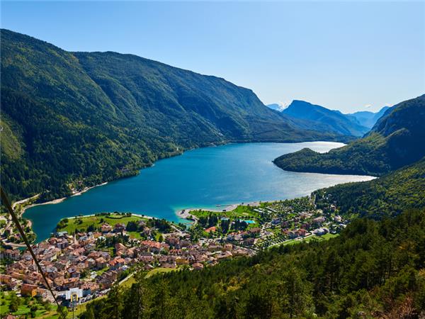 Walking in Lake Garda: Valle dei Laghi vacation