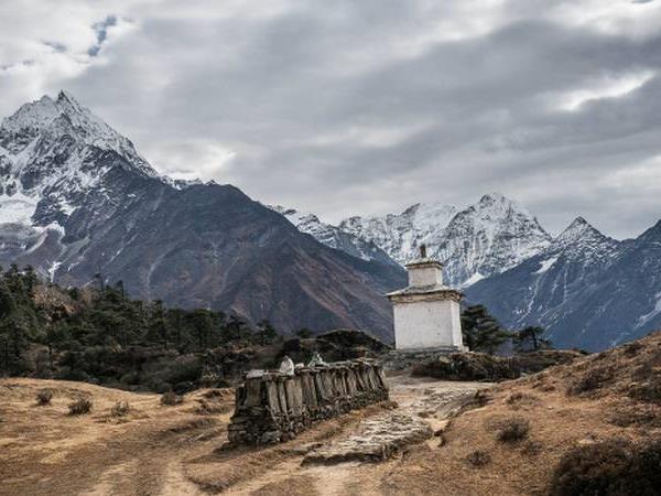 Everest Circuit hiking vacation, Nepal