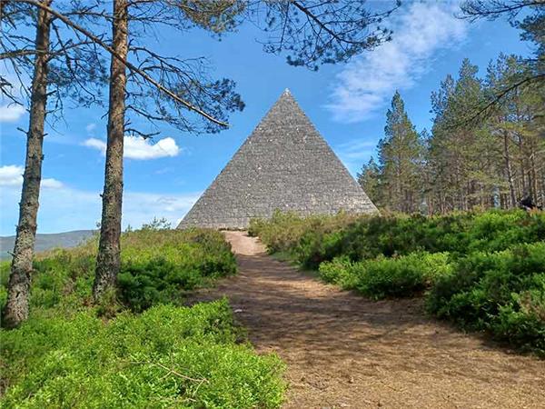 Cairngorms & Royal Deeside hiking vacation, Scotland