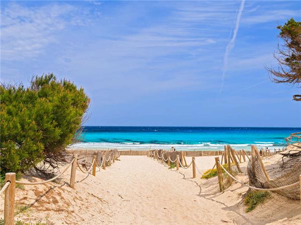 Walking in Mallorca vacation