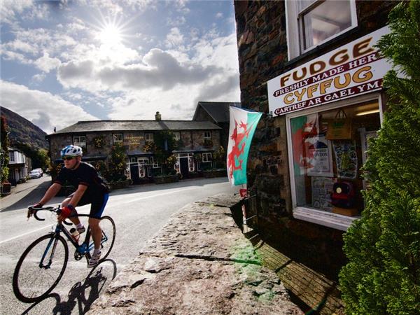 UK and Ireland biking tour