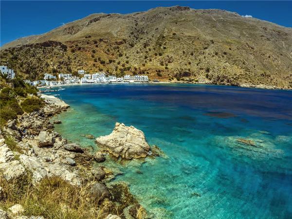 Walking vacation in Crete