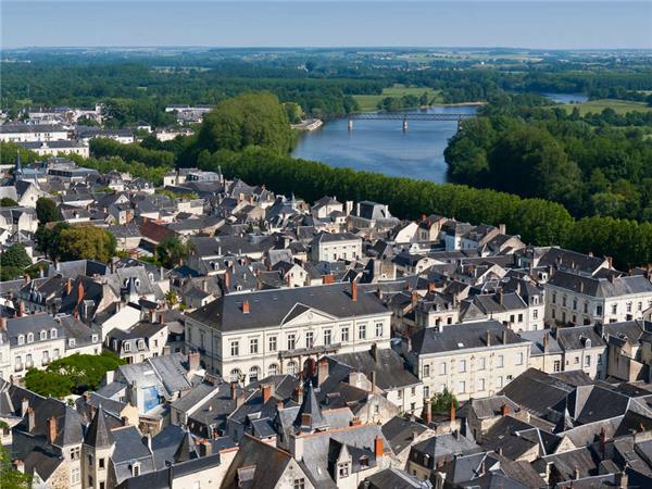 Loire Valley cycling vacation in France