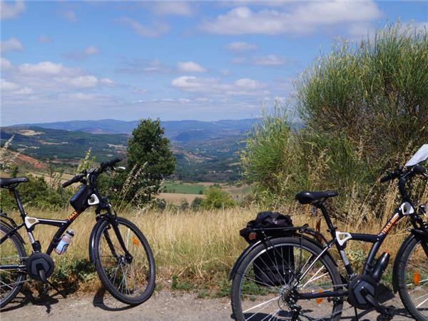 Loire Valley cycling vacation in France