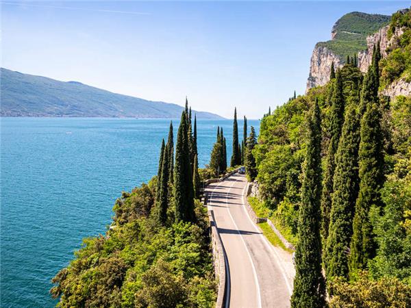 Cycling vacation in Italy, Dolomites, Lake Garda & Venice