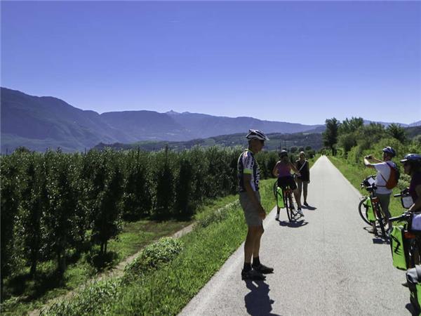 Cycling vacation in Italy, Dolomites, Lake Garda & Venice