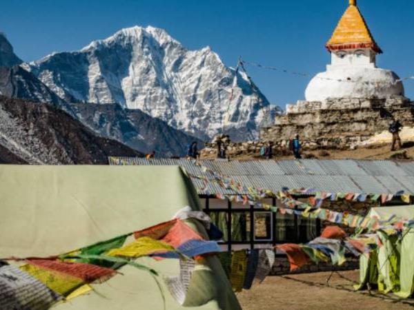 Everest base camp trek, small group