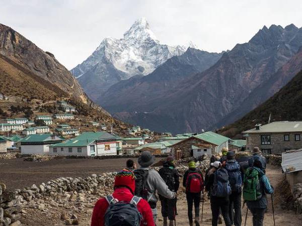 Everest base camp trek, small group