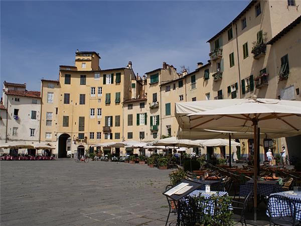 Walking vacation in Tuscany