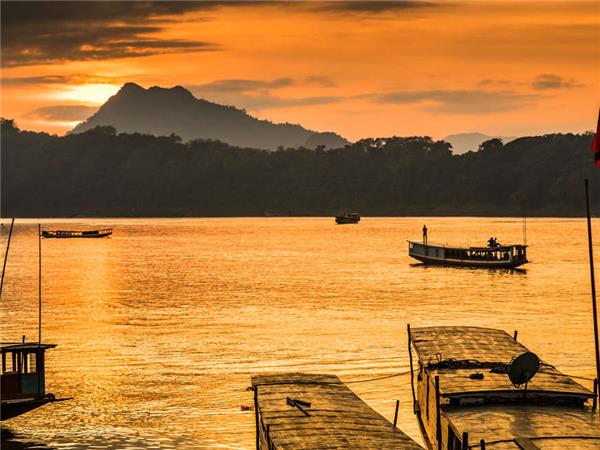 Laos small group vacation
