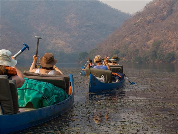 Zambezi canoe safari, Zambia