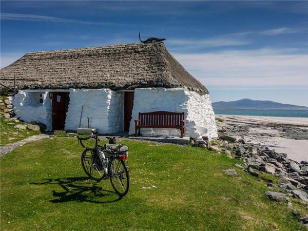 Road cycling vacation in Outer Hebrides