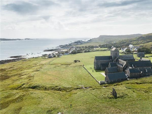Mull, Staffa and Iona wildlife tour in Scotland