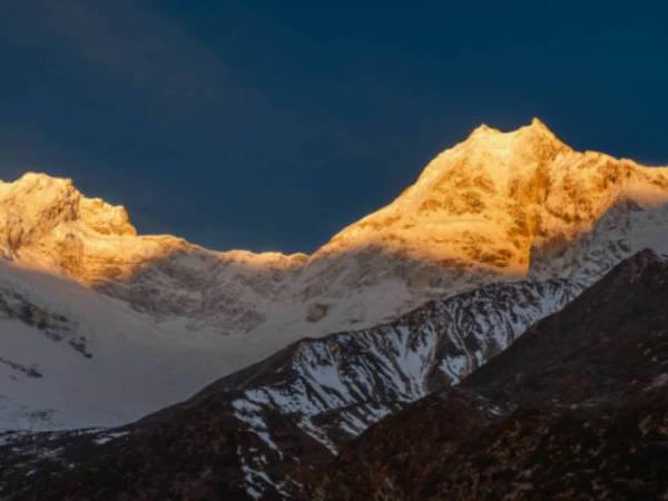 Manaslu Circuit trekking vacation in Nepal