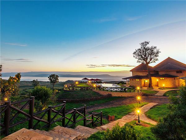 Premium Kenya small group vacation
