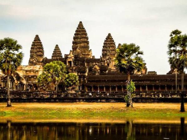 Ho Chi Minh City to Angkor Wat cycling tours
