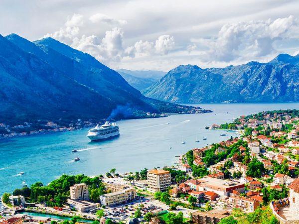 Montenegro hiking vacation