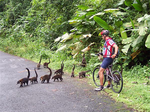 Central America cycling vacation