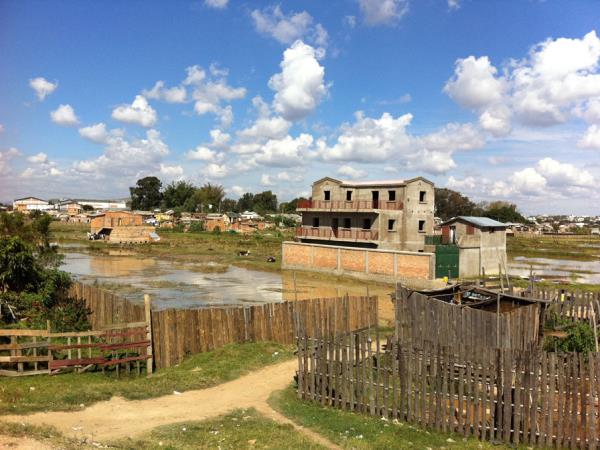 Madagascar holiday, Lemurs, canals & mountains