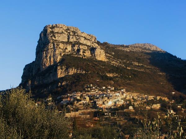 French Riviera vacation food, walking & culture
