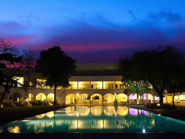 Sri Lanka tour & beach vacation
