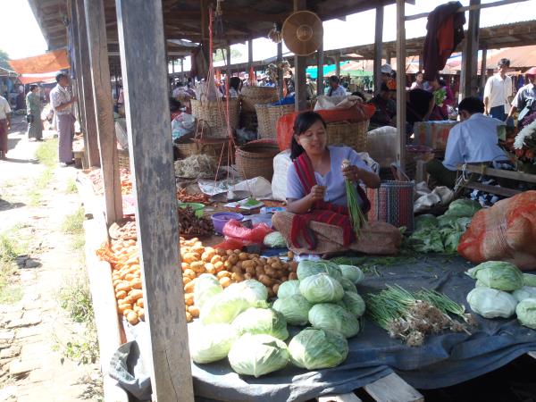 Burma family cultural & adventure vacation