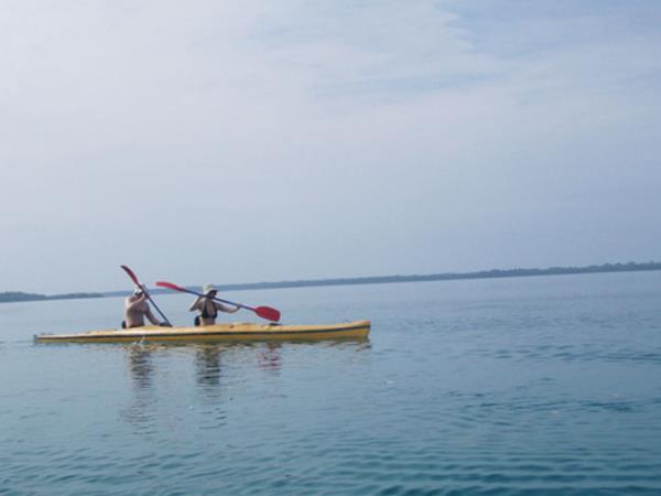 Papua New Guinea sea kayaking vacation