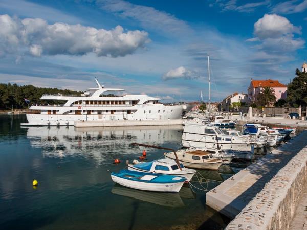 Croatian Islands yacht cruise