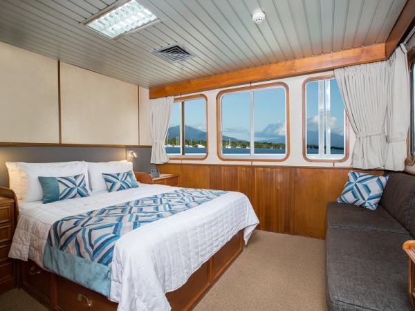 Tasmania coastal cruise