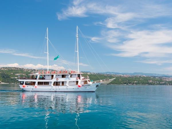 Dubrovnik to Split small ship cruise