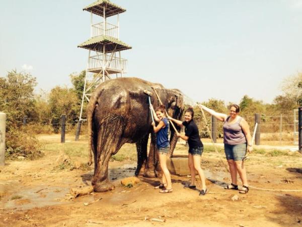 Family volunteering in Thailand