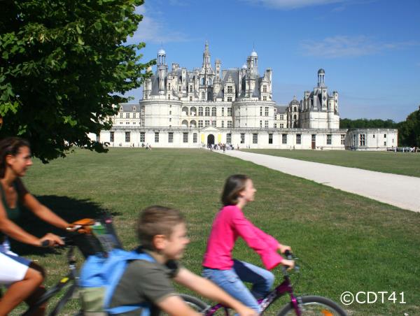 Chateau to Chateau family cycling tour in the Loire