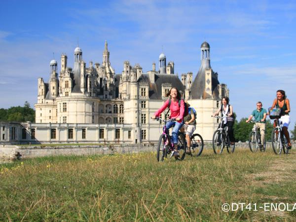 Chateau to Chateau family cycling tour in the Loire