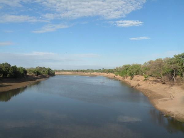 Zambia safari in Luangwa with Victoria Falls