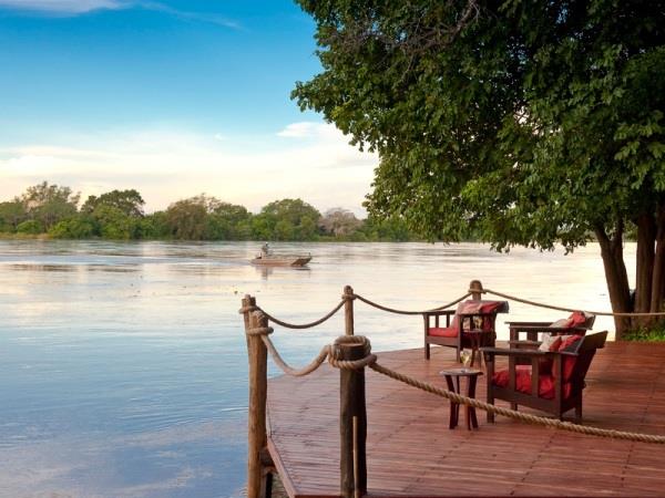 Zambia safari in Luangwa with Victoria Falls