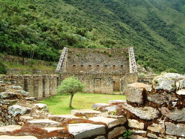 Choquequirao to Machu Picchu hiking vacation, Peru