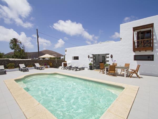 Lanzarote self catering apartments, Canary Islands
